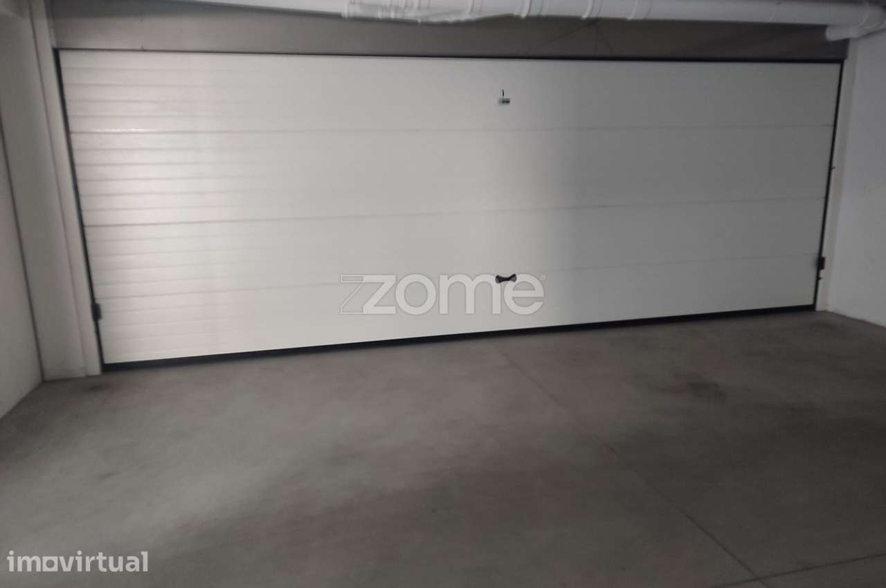 Arrenda-se garagem fechada, em Braga, para 2 carros - Grande imagem: 4/5
