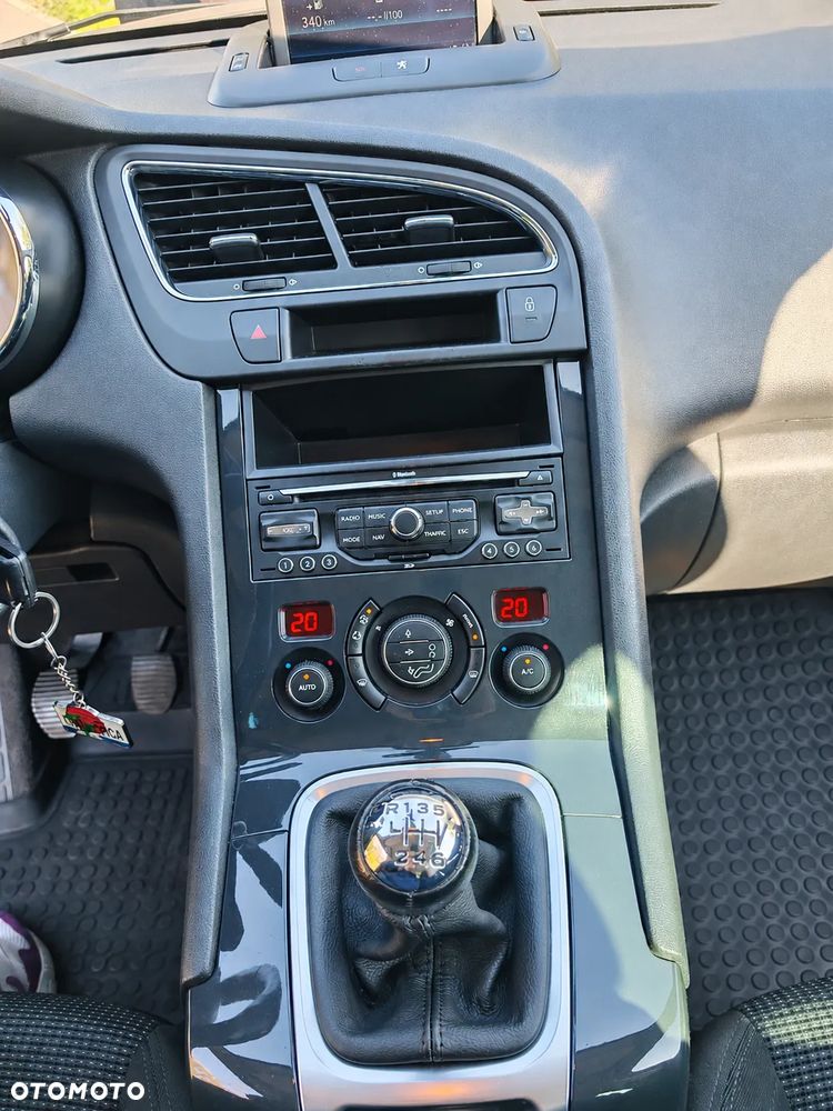 Peugeot 5008 HDI FAP 150 Premium - 18