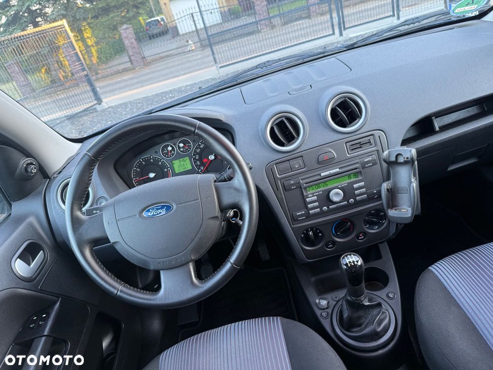 Ford Fusion - 24