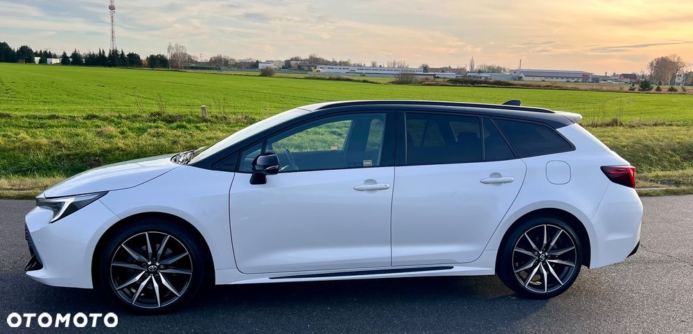 Toyota Corolla 2.0 Hybrid GR Sport Dynamic - 27
