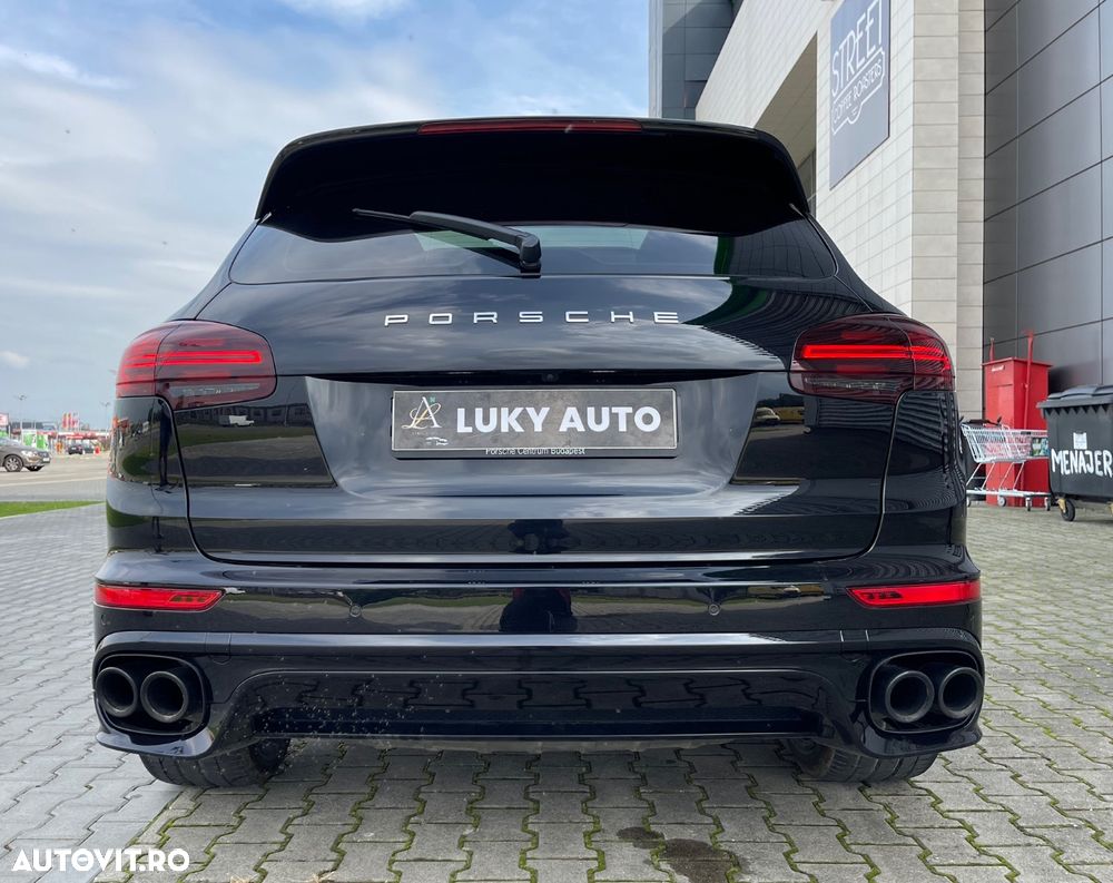 Porsche Cayenne 4.2 L S - 7
