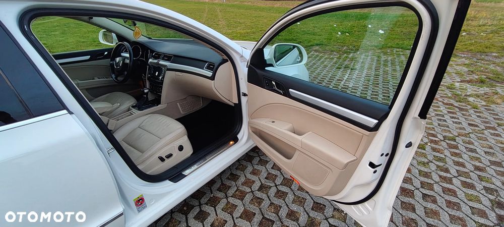Skoda Superb 2.0 TDI Elegance DSG - 12