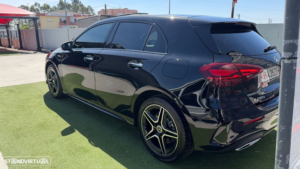 Mercedes-Benz A 250 e AMG Line - 12