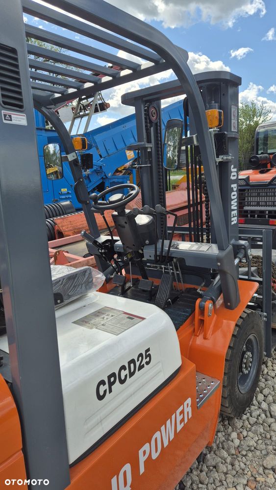 Manitou NOWY WÓZEK WIDŁOWY CPCD 25 DIESEL - 9