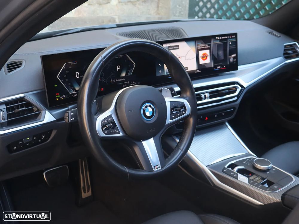 BMW 330 e Pack M Auto - 43