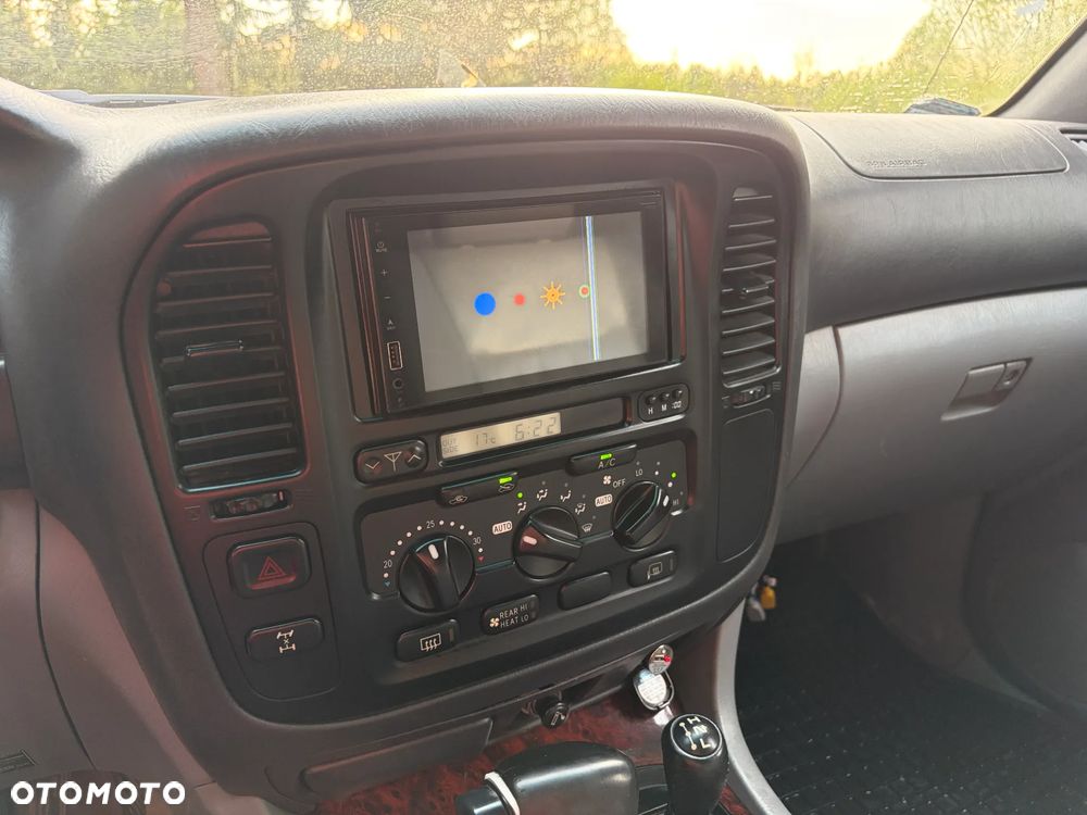 Toyota Land Cruiser 4.7 V8 - 12