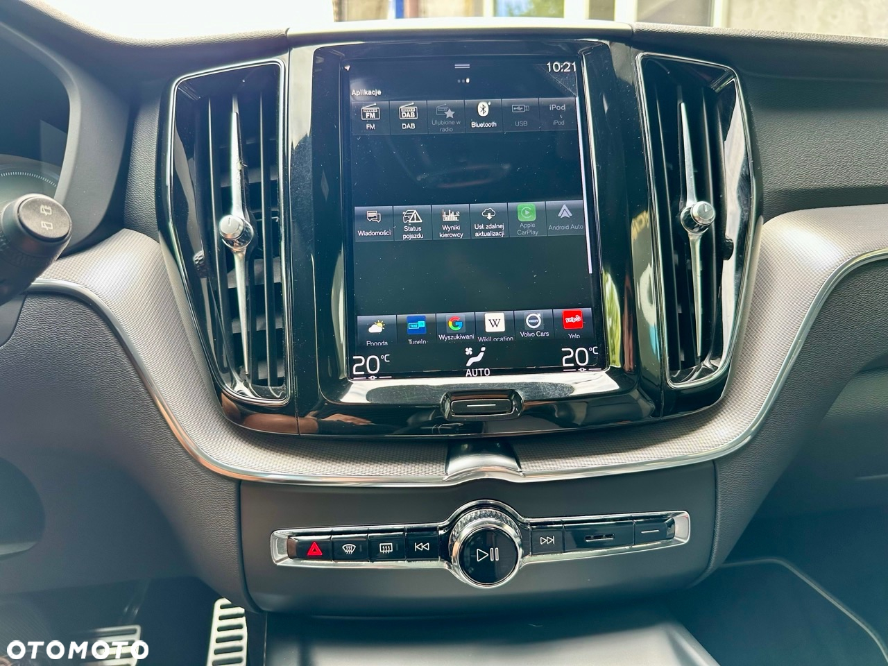 Volvo XC 60 T6 AWD Plug-In Hybrid R-Design - 19