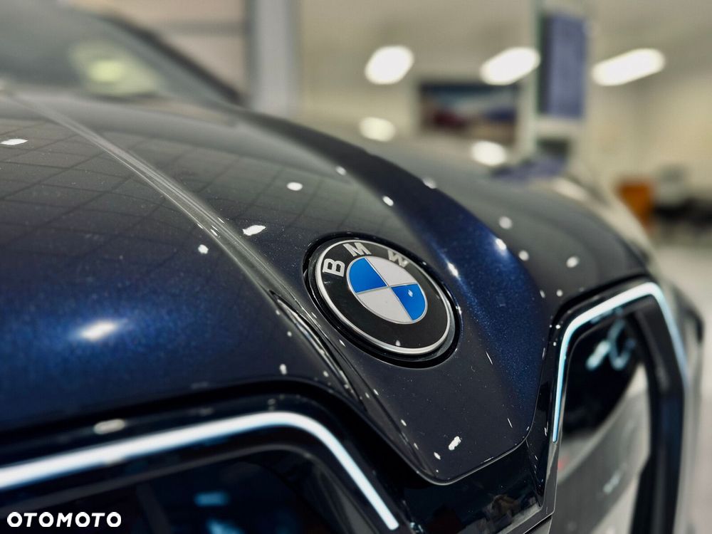 BMW iX - 3
