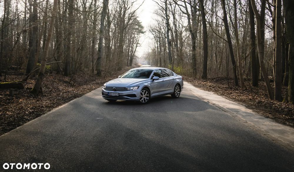 Volkswagen Passat 1.5 TSI EVO Business DSG - 2