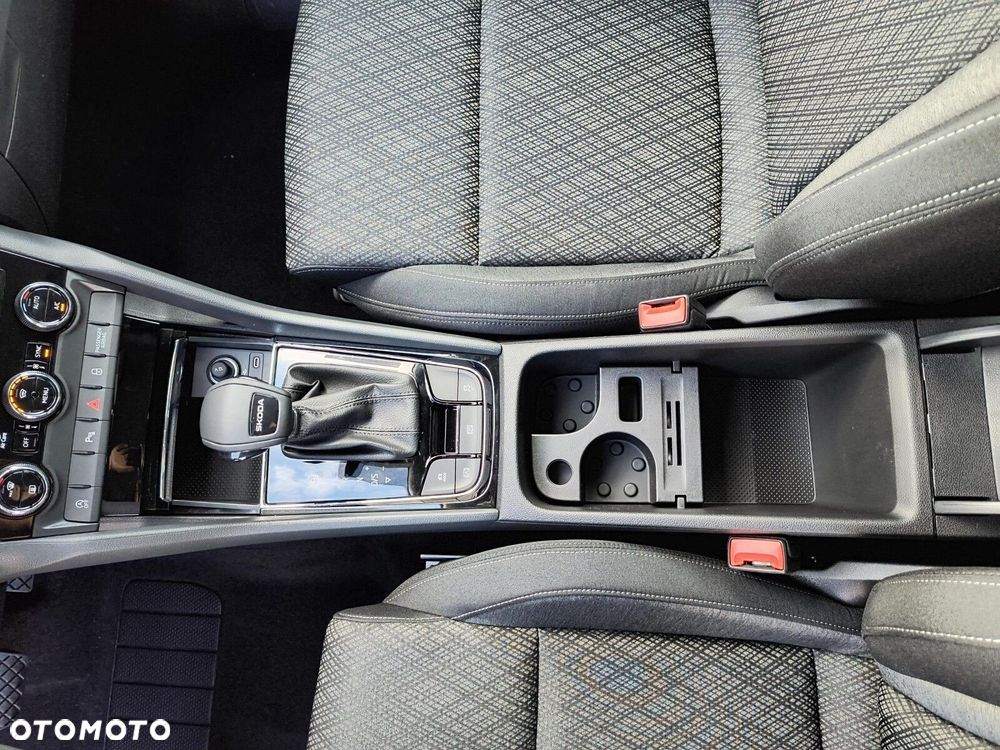 Skoda Karoq 1.5 TSI ACT Edition 130 DSG - 28