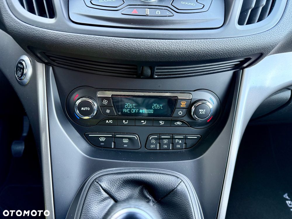 Ford Kuga 1.5 EcoBoost 2x4 Titanium - 15