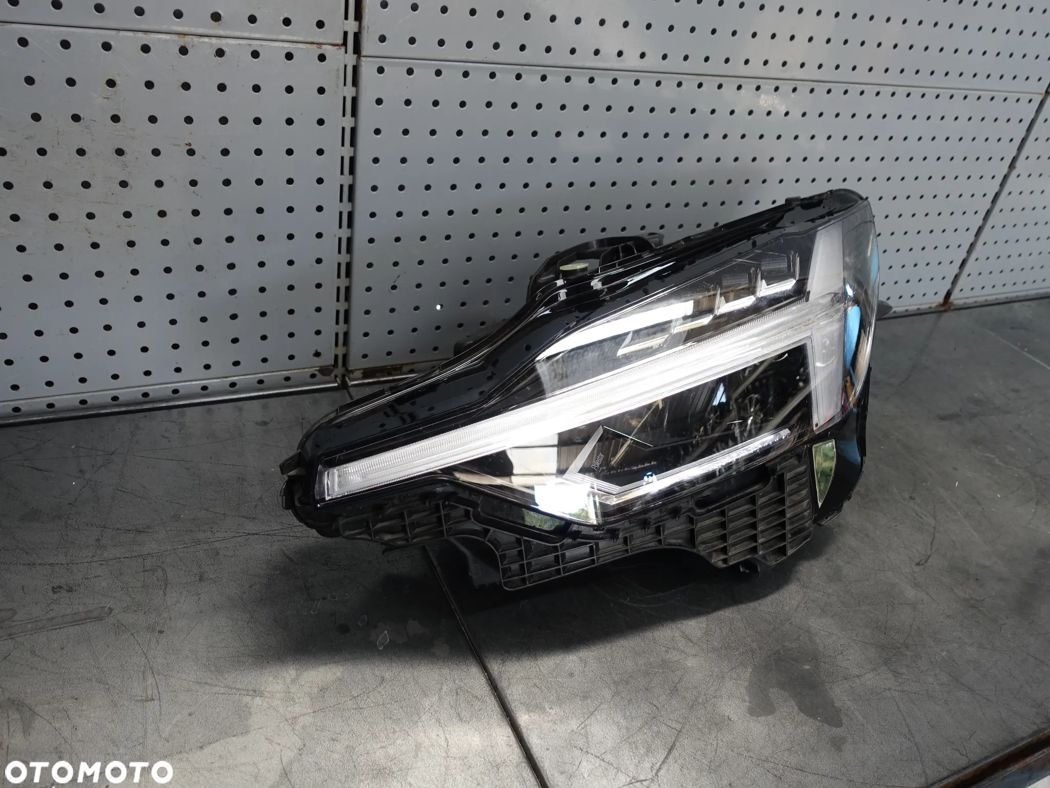 Lampa Lewa Przednia Polestar 2 II 32404655 FULL LED - 2