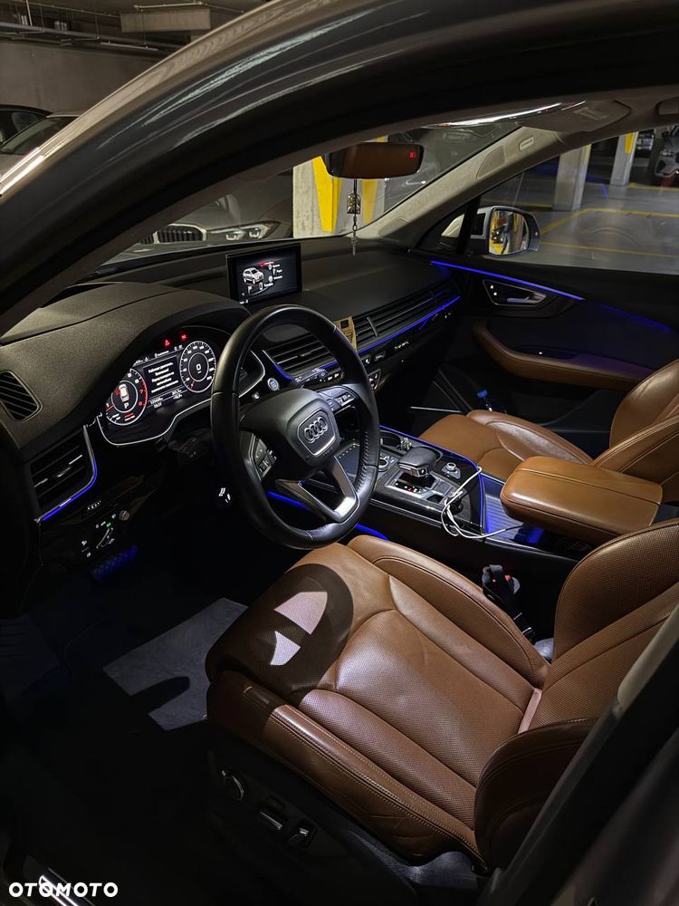 Audi Q7 - 9