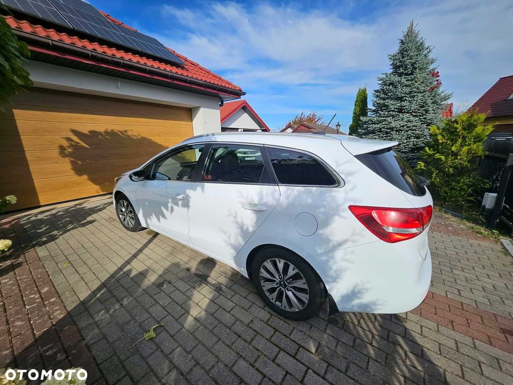 Kia Ceed - 4
