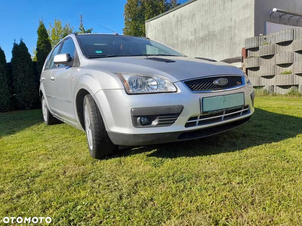Ford Focus 1.6 TDCi DPF Ghia - 6