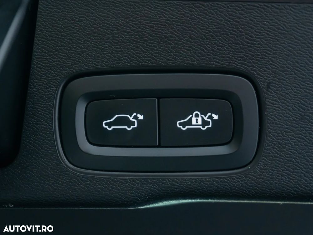 Volvo XC 60 T6 AWD Recharge Geartronic Inscription - 17