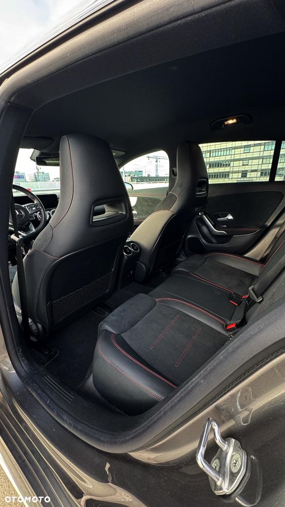Mercedes-Benz CLA 200 AMG Line 7G-DCT - 11