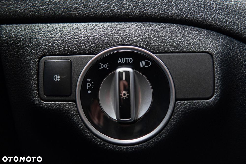 Mercedes-Benz CLA 250 7G-DCT AMG Line - 33