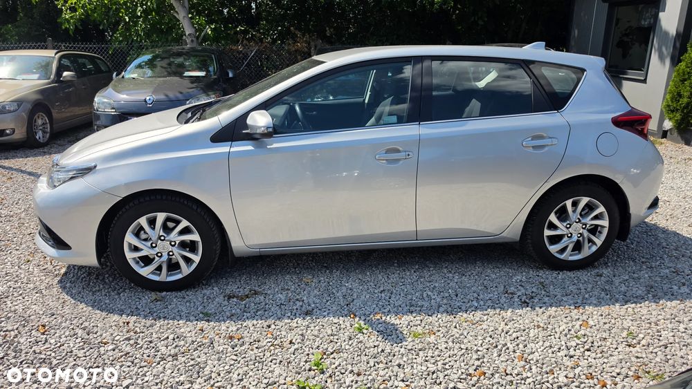 Toyota Auris 1.6 Dynamic - 4
