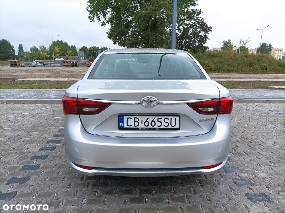 Toyota Avensis - 10