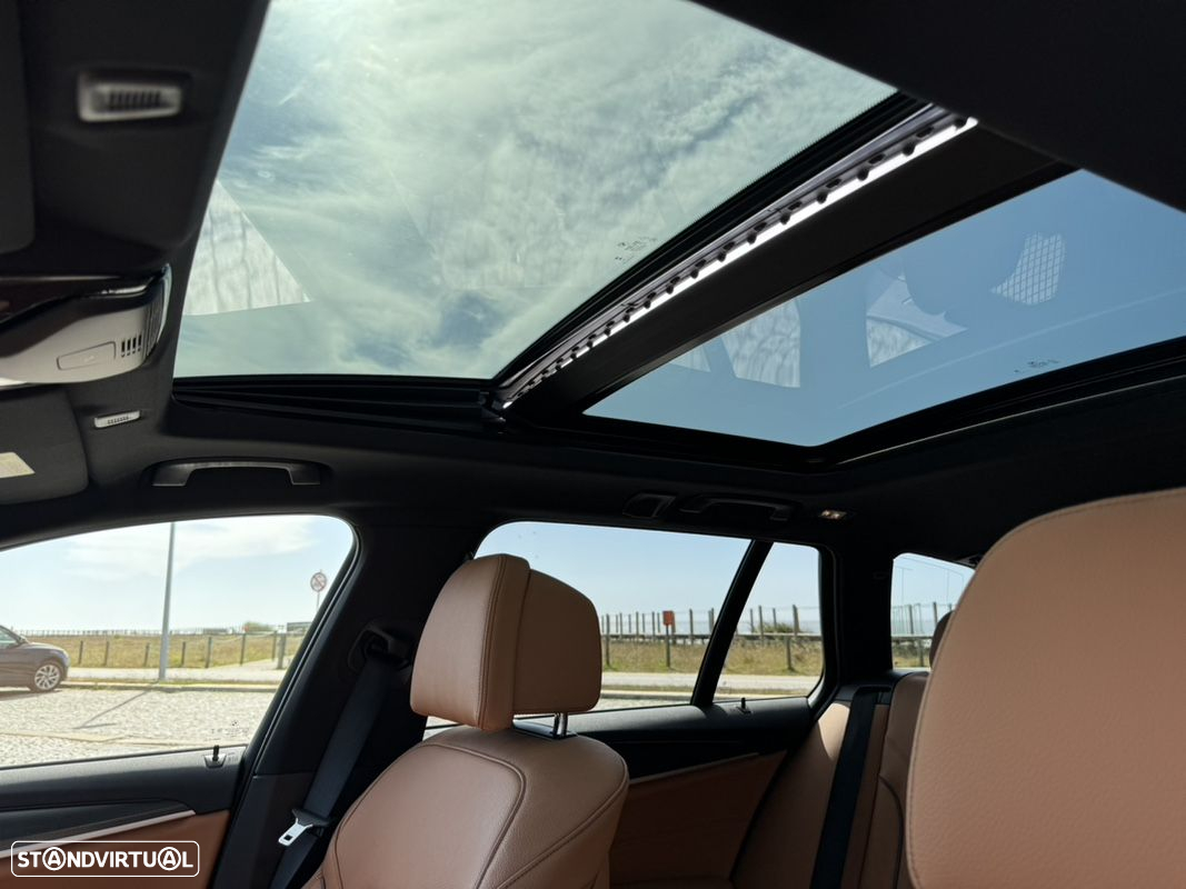 BMW 530 e Pack Desportivo M - 13