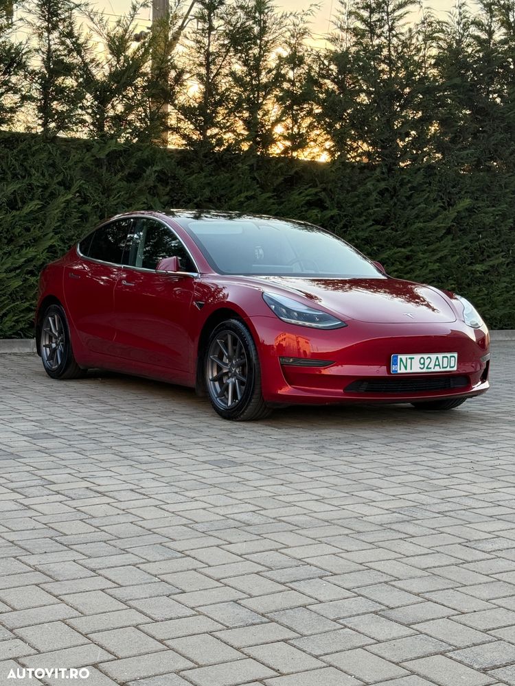 Tesla Model 3 - 4