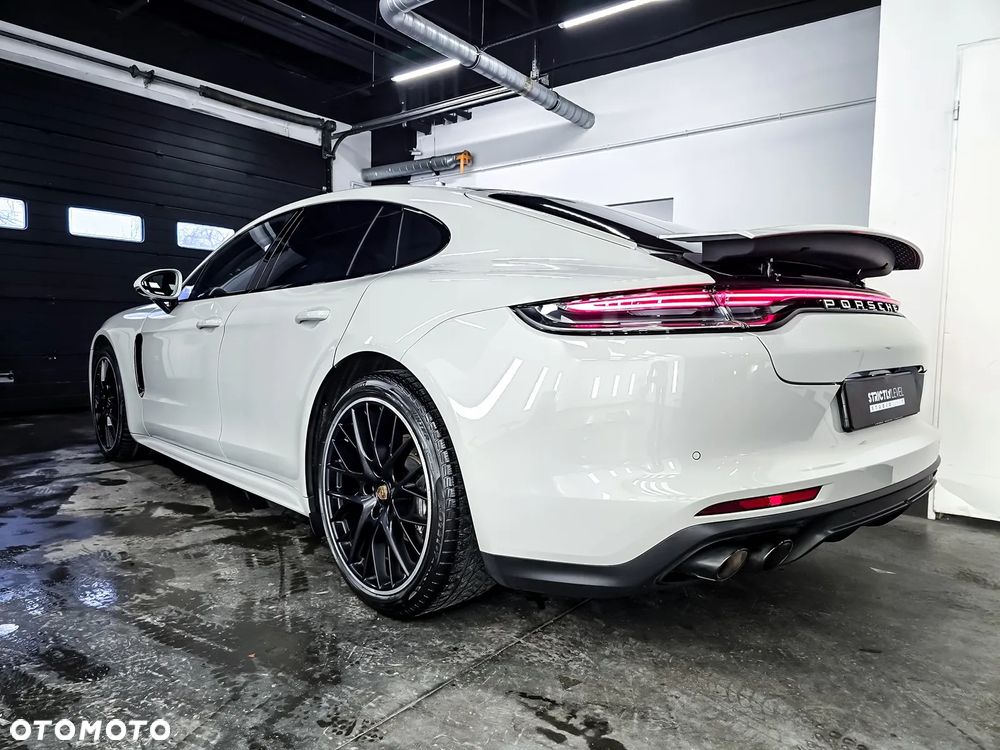 Porsche Panamera 4 - 6