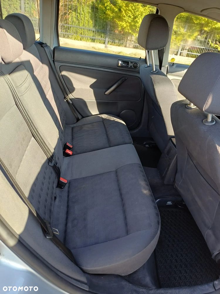 Volkswagen Passat 1.9 TDI Comfortline - 10