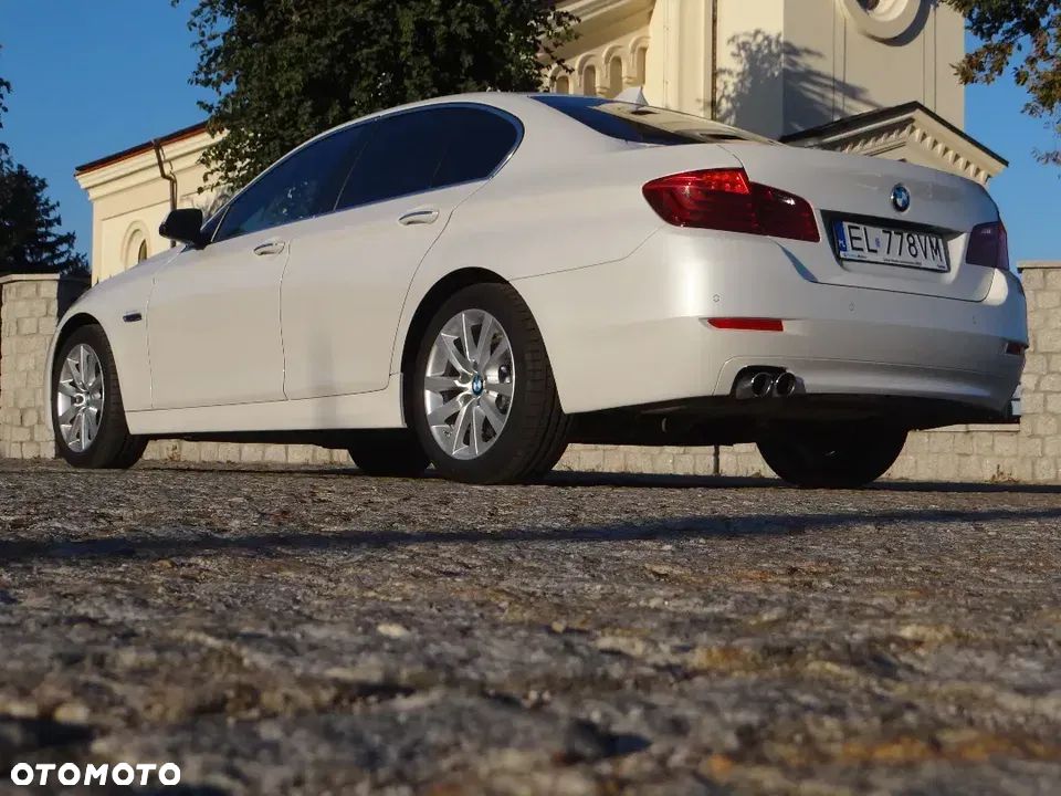 BMW Seria 5 525d xDrive - 5