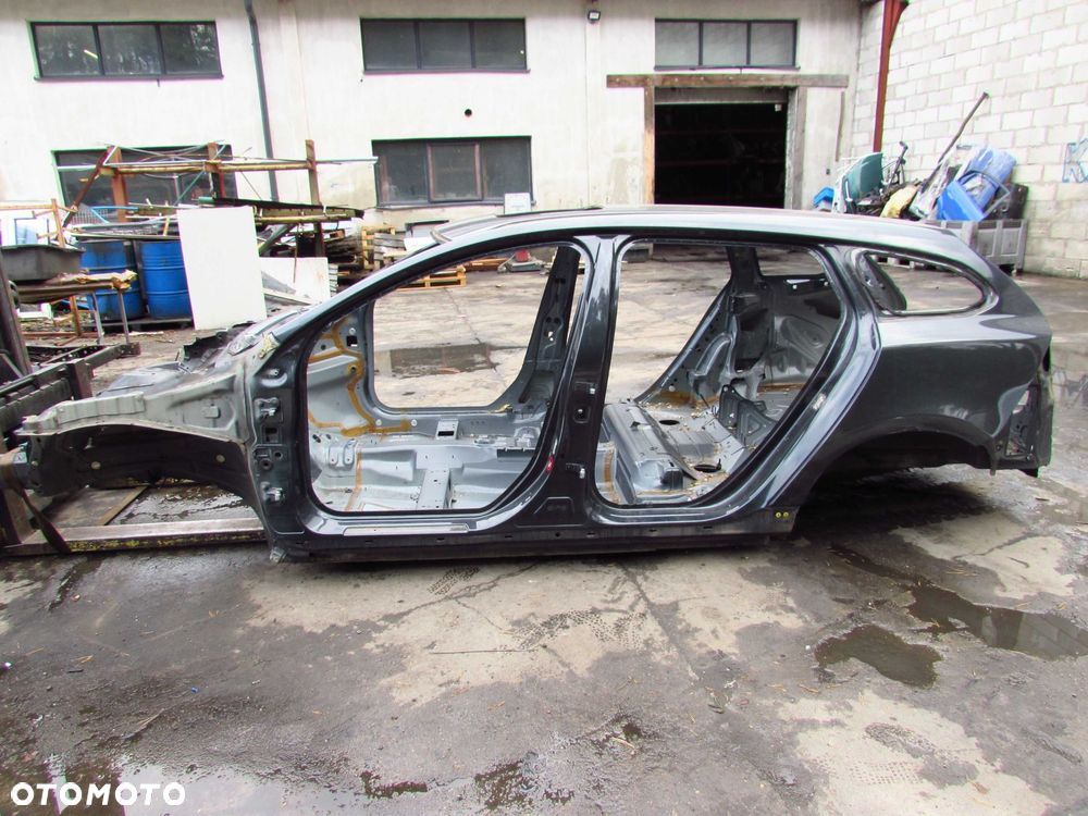VOLVO V60 10-17 DACH SZYBERDACH SLUPEK POSZYCIE CIETY 492-46 POMORSKIE - 6