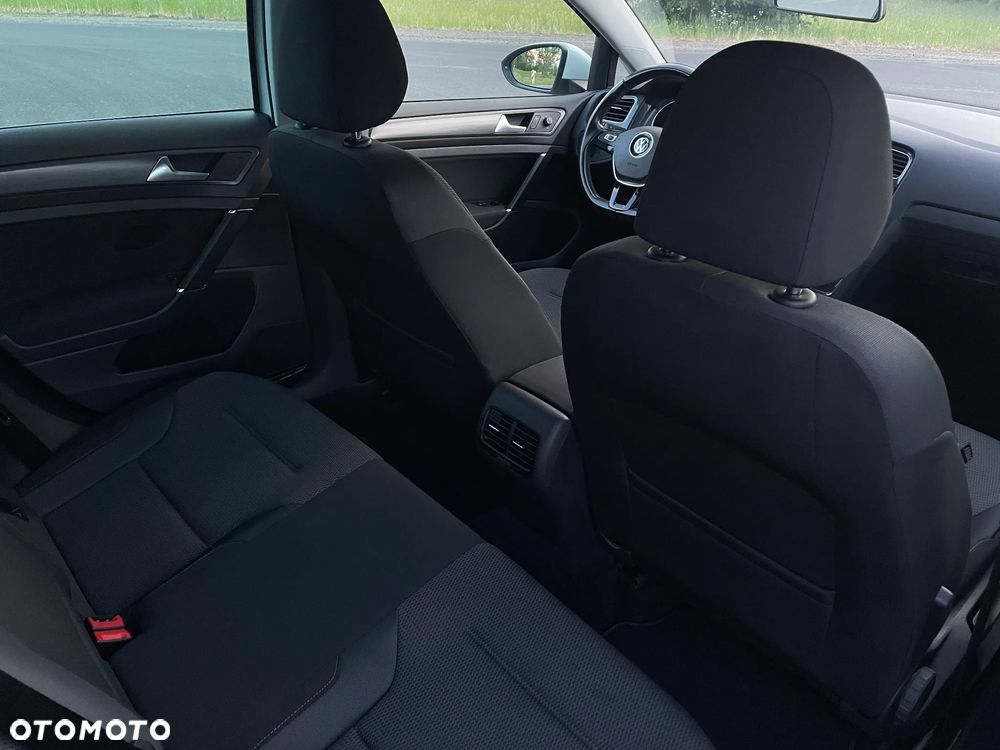 Volkswagen Golf - 11