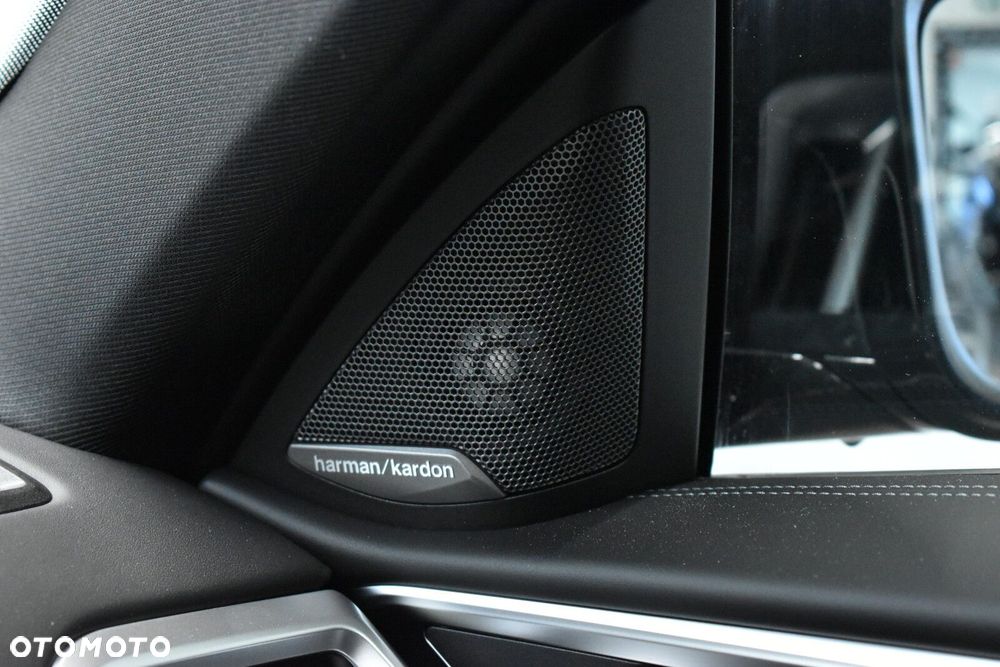 BMW M4 Competition M xDrive - 16