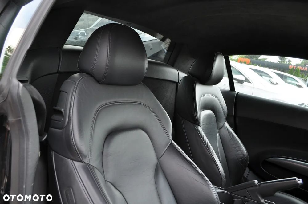Audi R8 Coupé 4.2 Quattro R tronic - 26