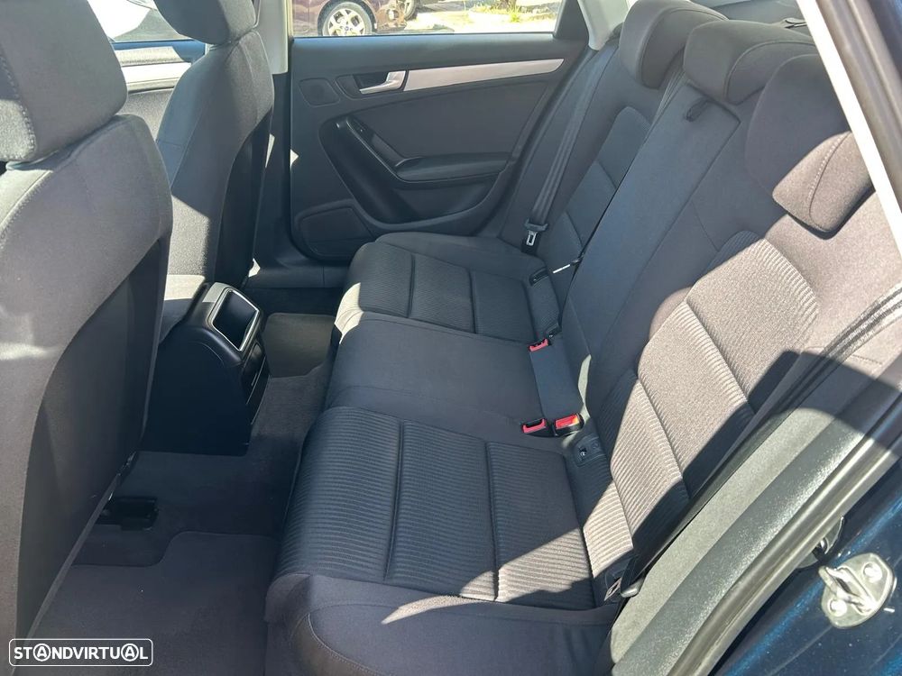 Audi A4 2.0 TDI Advance - 22