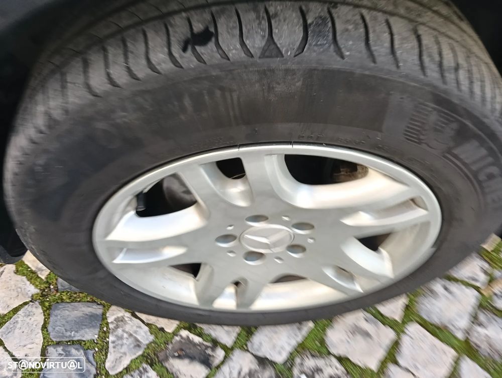 Mercedes-Benz E 320 CDi Avantgarde - 14