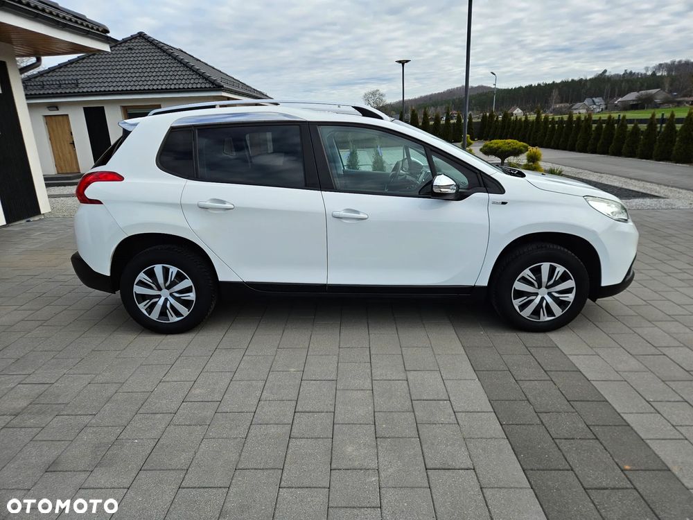 Peugeot 2008 1.2 Pure Tech Style EU6 - 4