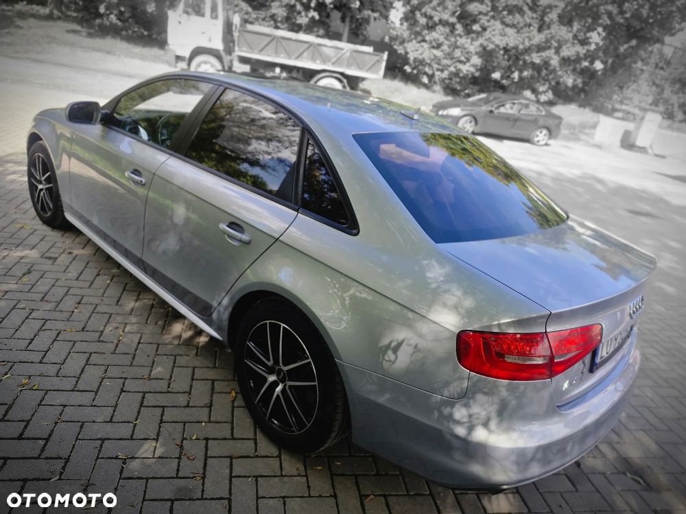 Audi A4 Limousine - 11