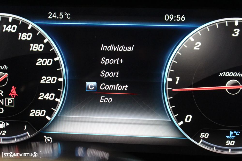Mercedes-Benz E 200 d AMG Line - 33