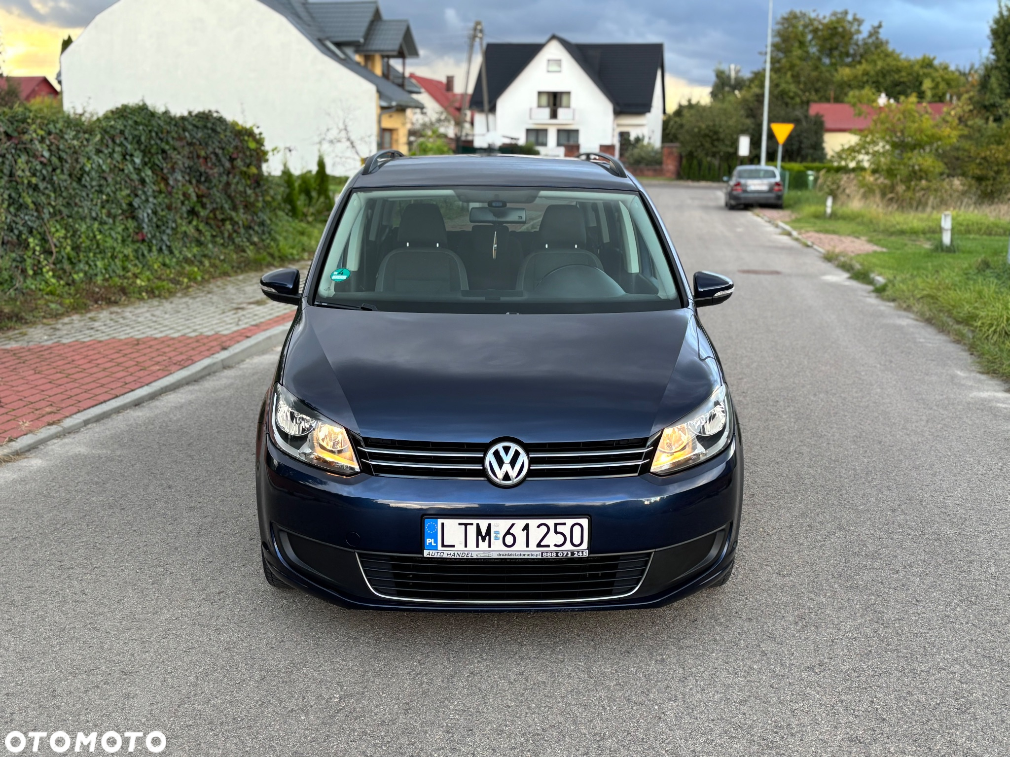 Volkswagen Touran - 3