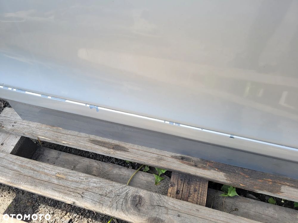 Honda FR-V Drzwi lewy prawy przod NH700M - 11