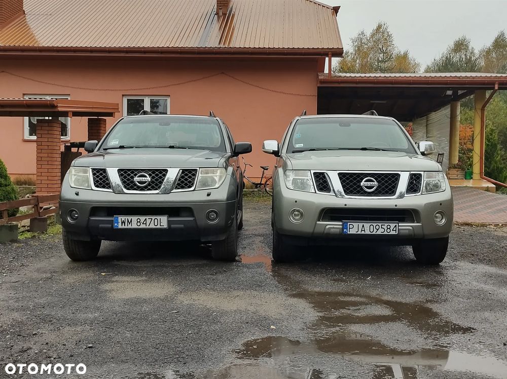 Nissan Pathfinder 2.5 D SE - 8