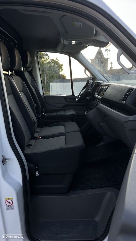 VW Crafter 35 2.0 TDi 140 Medio Tecto Baixo BlueMotion - 14