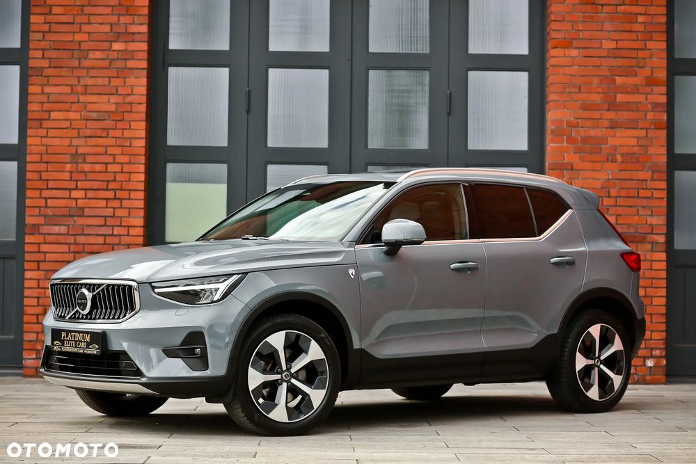 Volvo XC 40 B4 AWD Plus Bright - 8