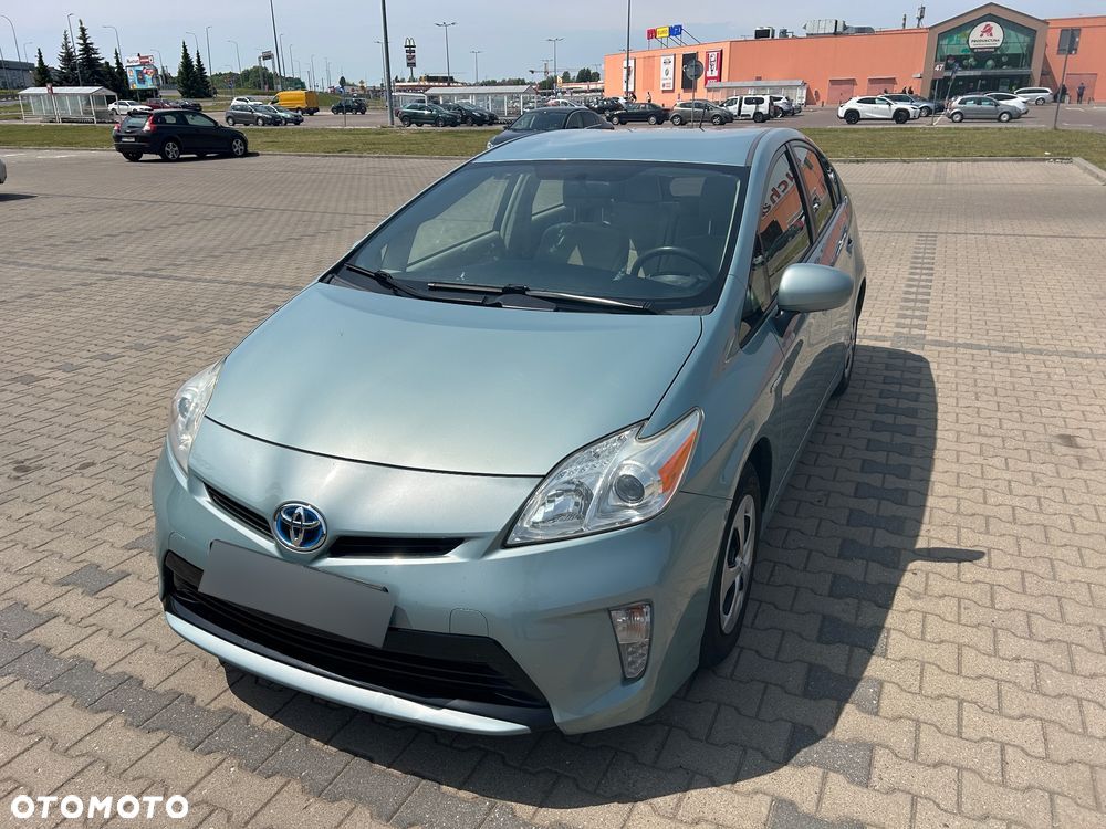 Toyota Prius (Hybrid) - 1