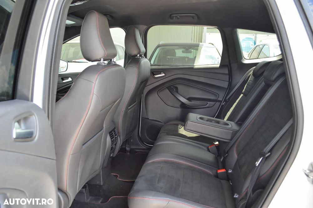 Ford Kuga 2.0 TDCi 2x4 Aut. ST-Line - 22