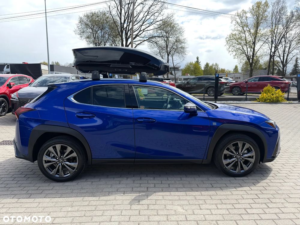 Lexus UX 300h F Sport Design - 4
