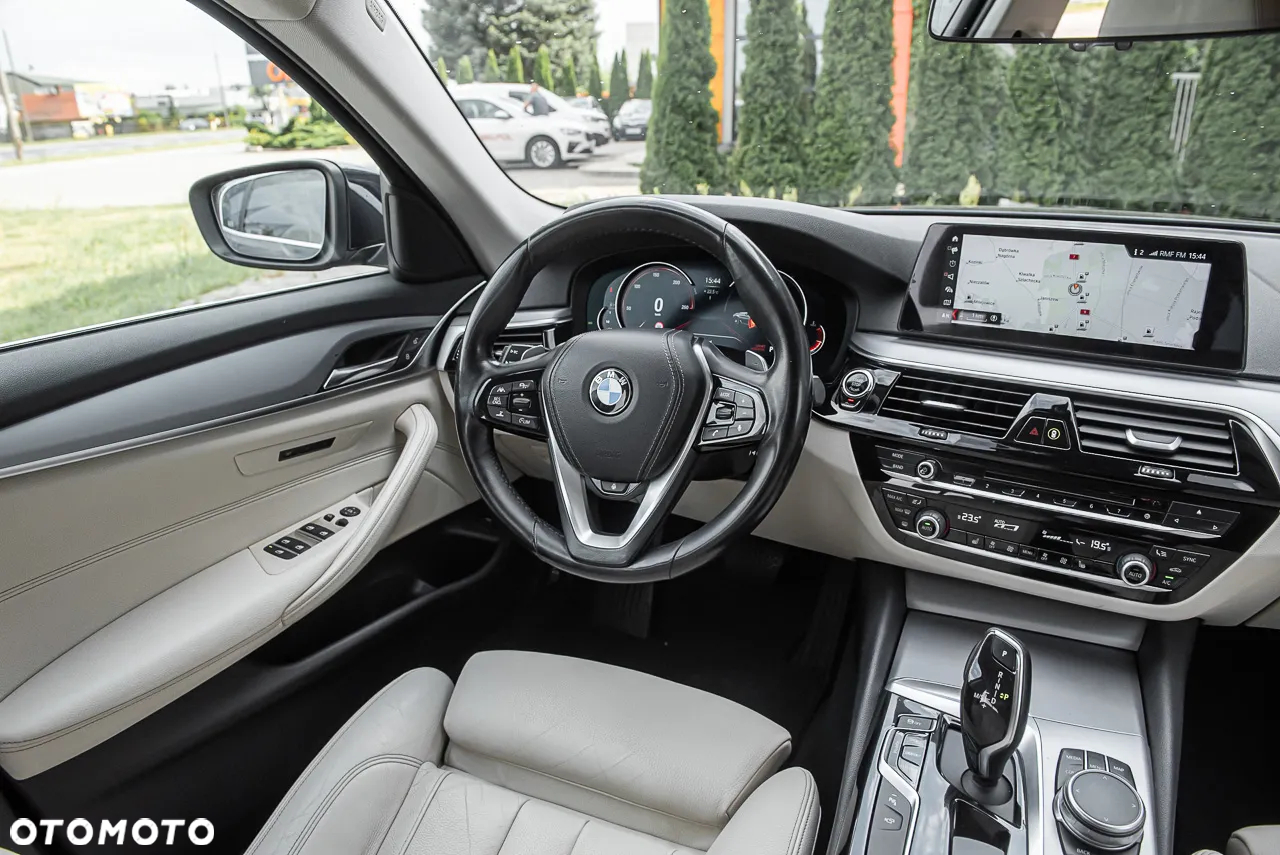 BMW Seria 5 520d xDrive Luxury Line - 34