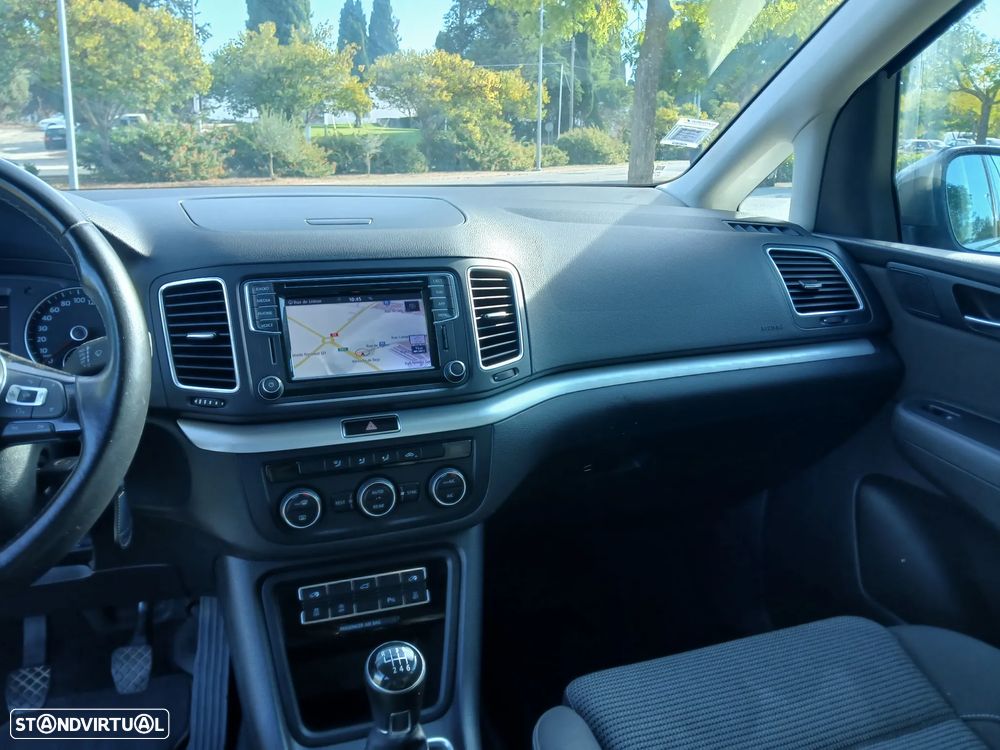 VW Sharan 2.0 TDI Confortline - 22