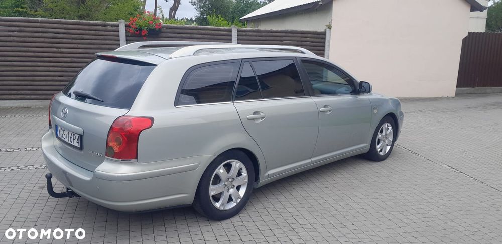 Toyota Avensis 2.0 D-4D High - 3