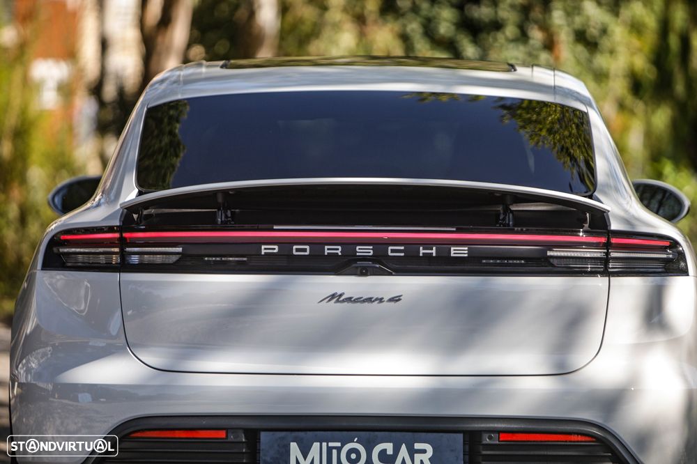 Porsche Macan Electric 4 - 6